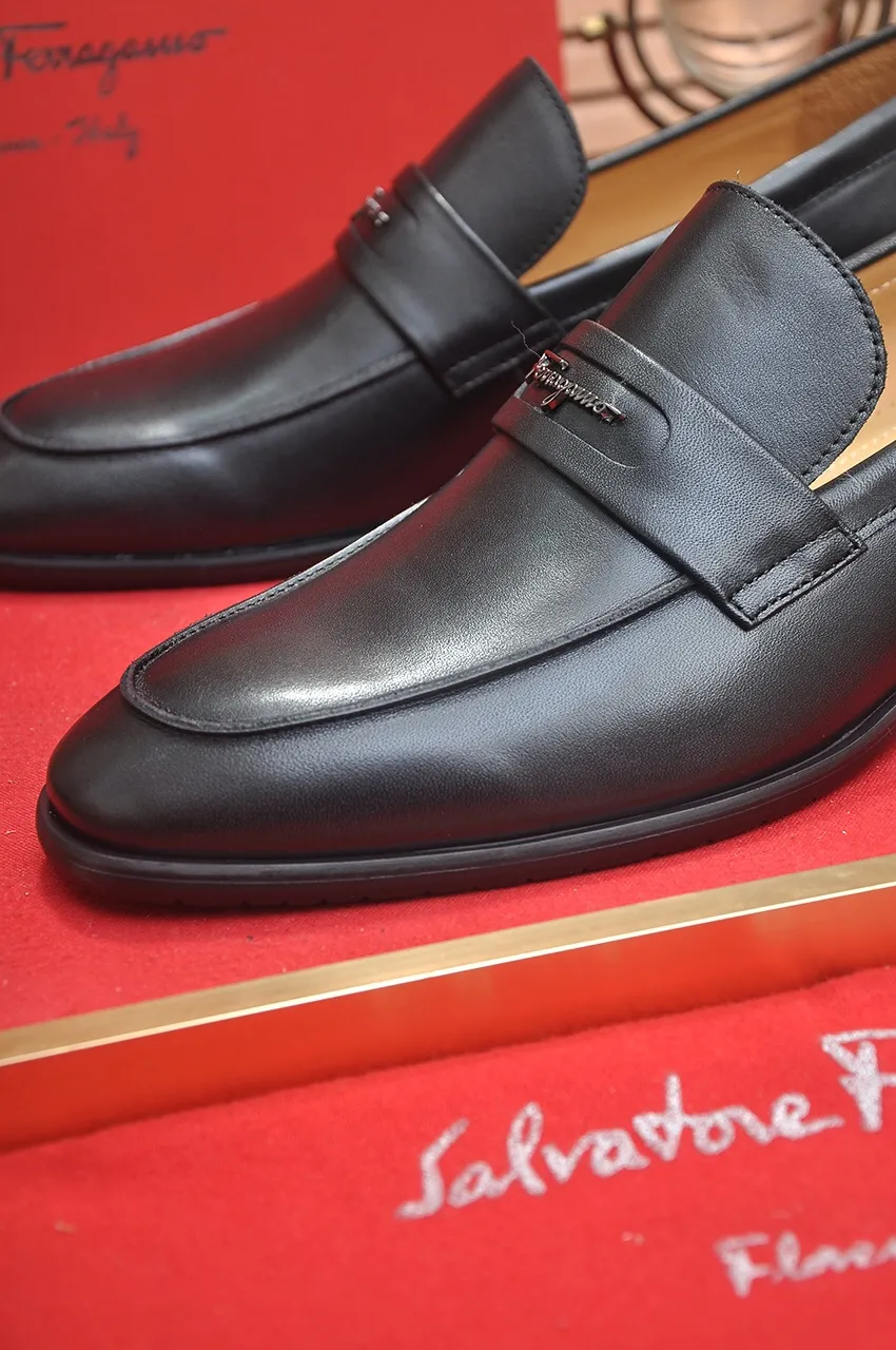 Men's shoes 💰520💶【Ferragamo/Ferragamo】The latest model in the counter. Original imported high-quality cowhide with open sides + imported 🐂 water-dyed cowhide lining + original luxury metal buckle + original combination outsole. No pressure for comparison. 38--45 (45 is custom-made and cannot be returned or exchanged)